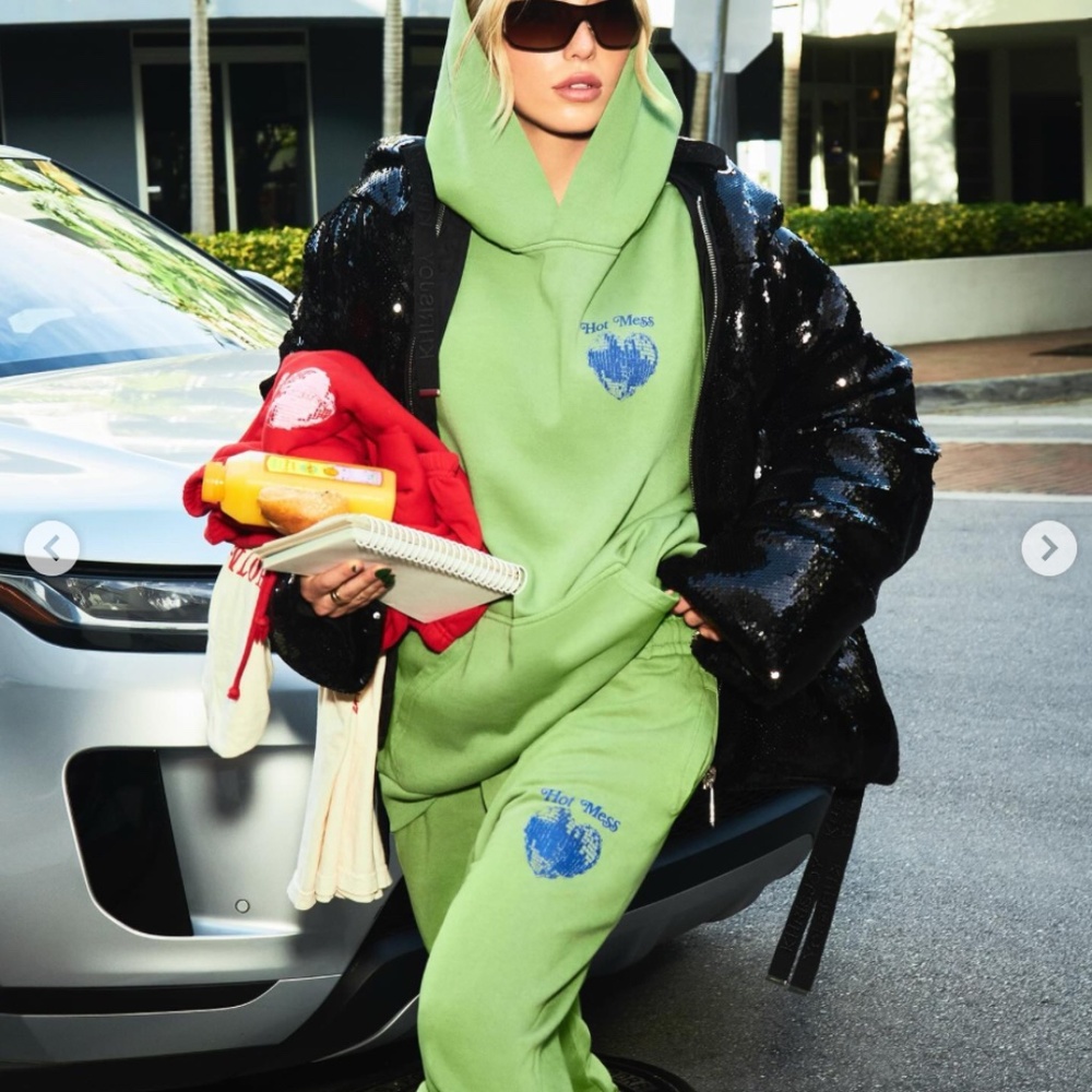 Alix Earle UNWELL | Hot Mess, It's a Lifestyle Sweatpants (green)